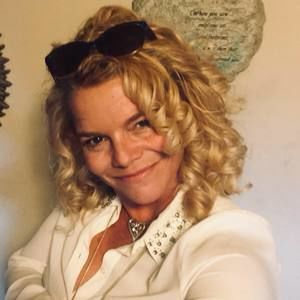 Meet your Posher, Pamela